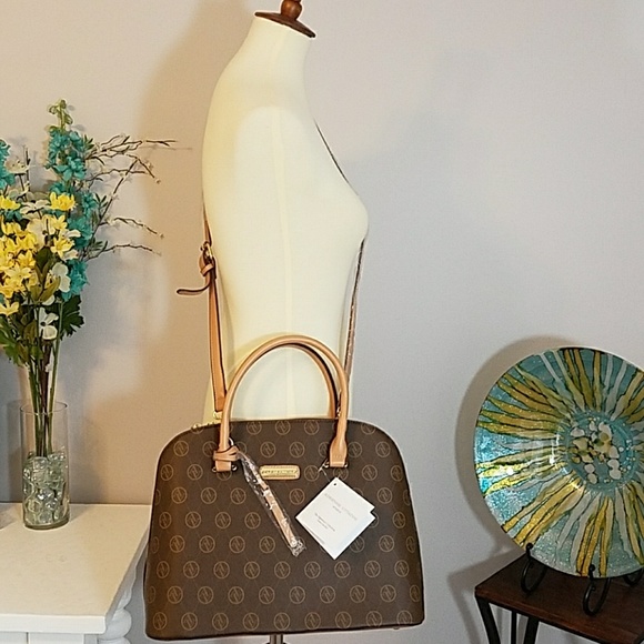 adrienne vittadini dome satchel